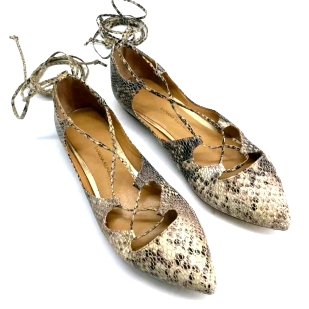 BANANA REPUBLIC 8.5 Flat Pointy Toe Faux Snakeskin Lace-Up Ankle-Tie Shoe EUC